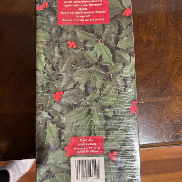 Vintage Robert Alan Candle Company--Santa Sculptured 10 inch Tapers - Picture 2 of 2